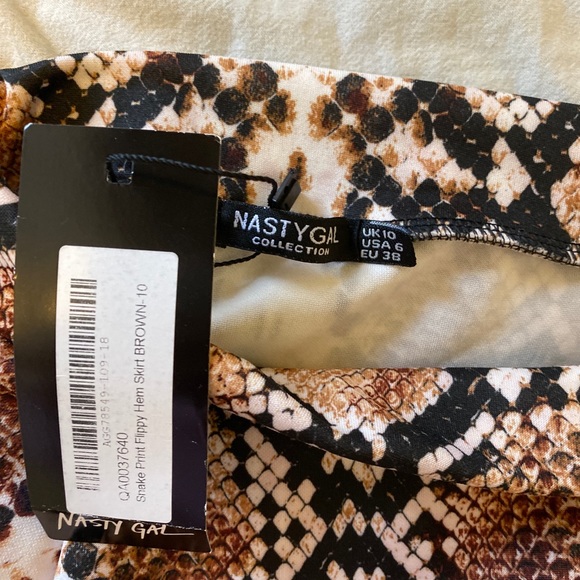 Nasty Gal Snake Mini Skirt - Picture 4 of 4
